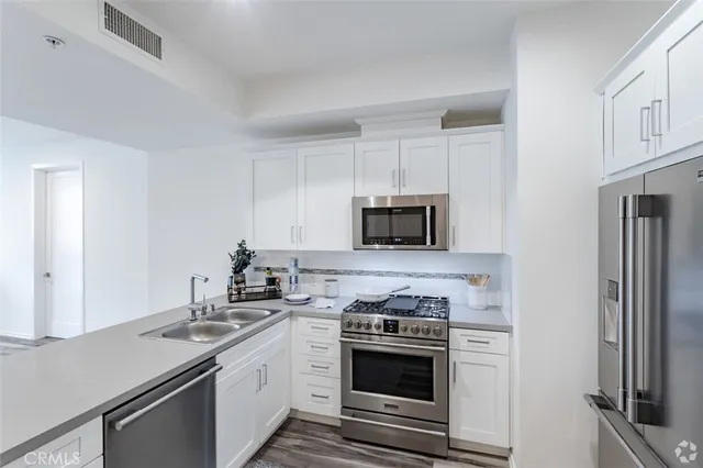 $8,650,000 | 738 South Ogden Drive, Los Angeles, CA 90036