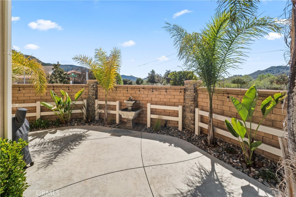 35114 Persano Place Fallbrook, CA 92028 - Photo 34 of 45 a view of a terrace with sitting area