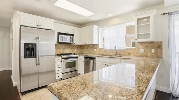 $829,000 | 10752 Hortense Street, Unit 3, North Hollywood, CA 91602