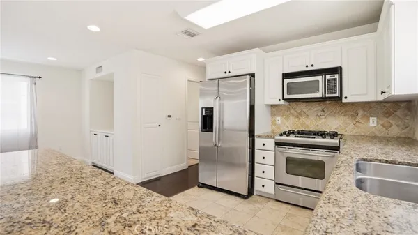 $829,000 | 10752 Hortense Street, Unit 3, North Hollywood, CA 91602