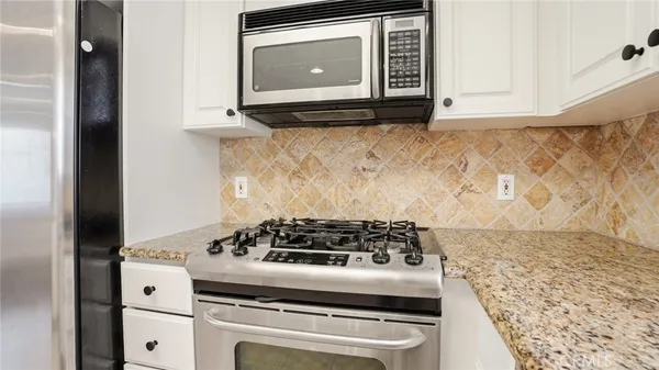 $829,000 | 10752 Hortense Street, Unit 3, North Hollywood, CA 91602