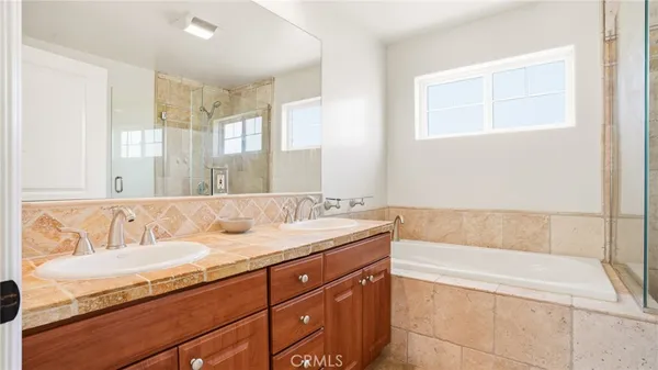 $829,000 | 10752 Hortense Street, Unit 3, North Hollywood, CA 91602