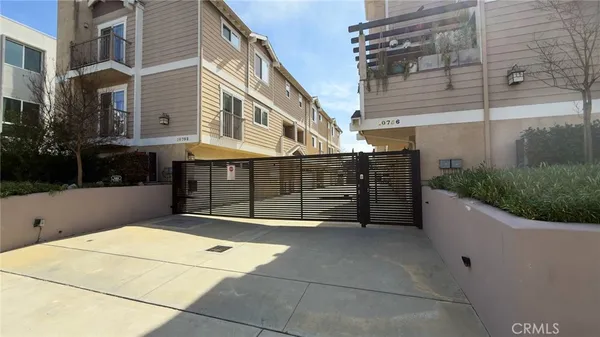 $829,000 | 10752 Hortense Street, Unit 3, North Hollywood, CA 91602