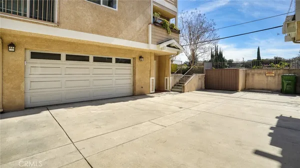 $829,000 | 10752 Hortense Street, Unit 3, North Hollywood, CA 91602