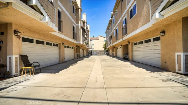 $829,000 | 10752 Hortense Street, Unit 3, North Hollywood, CA 91602