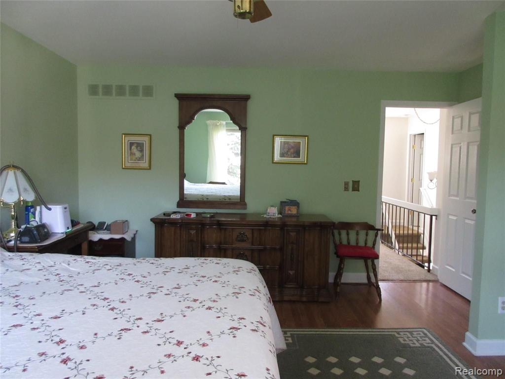 23235 Farmington Road Farmington, MI 48336 - Photo 14 of 27