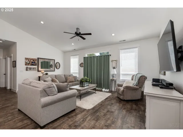 $499,900 | 303 East 8th Street, Rainier, OR 97048