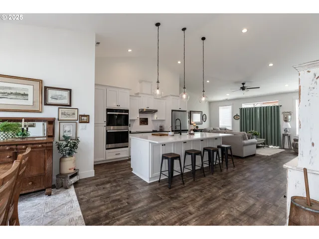 $499,900 | 303 East 8th Street, Rainier, OR 97048