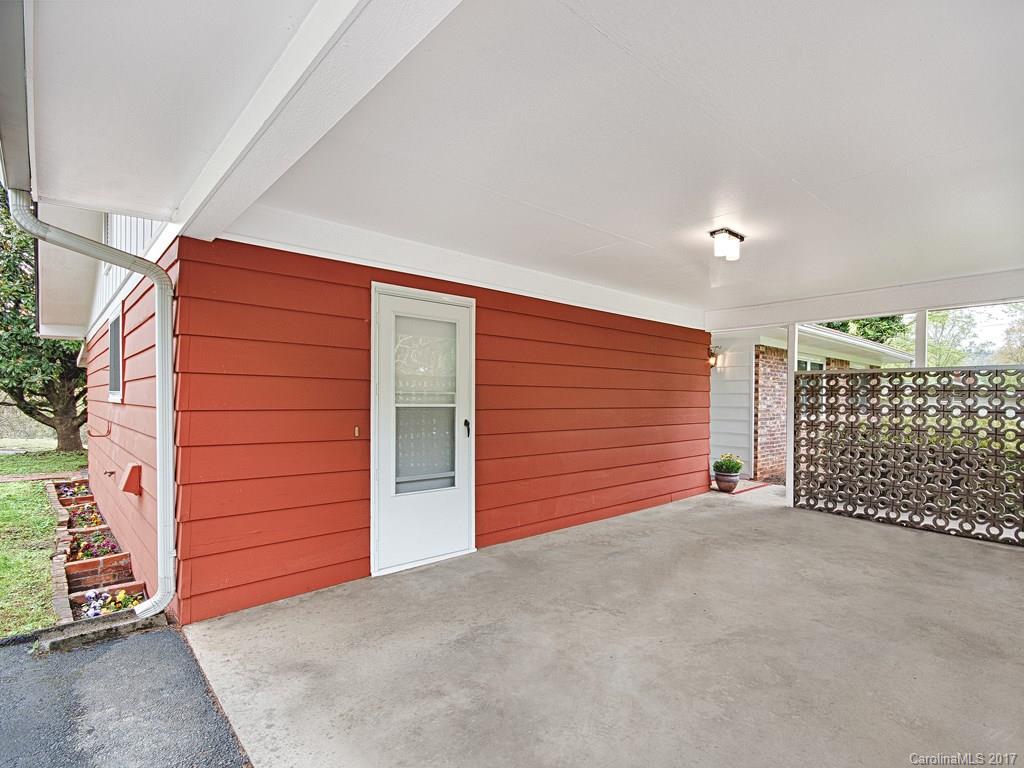 105 Wild Cherry Road Asheville, NC 28804 - Photo 4 of 20