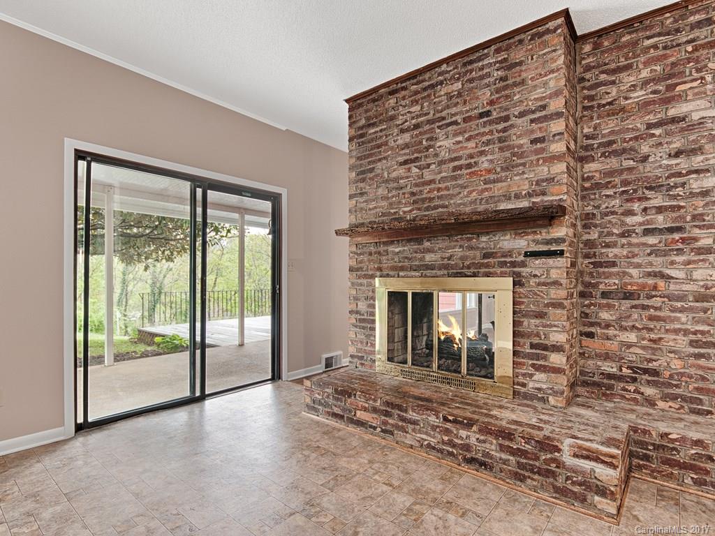 105 Wild Cherry Road Asheville, NC 28804 - Photo 10 of 20