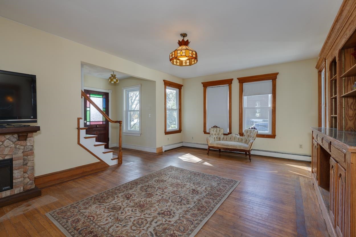 24 Lenox Road Derry, NH 03038 - Photo 17 of 40