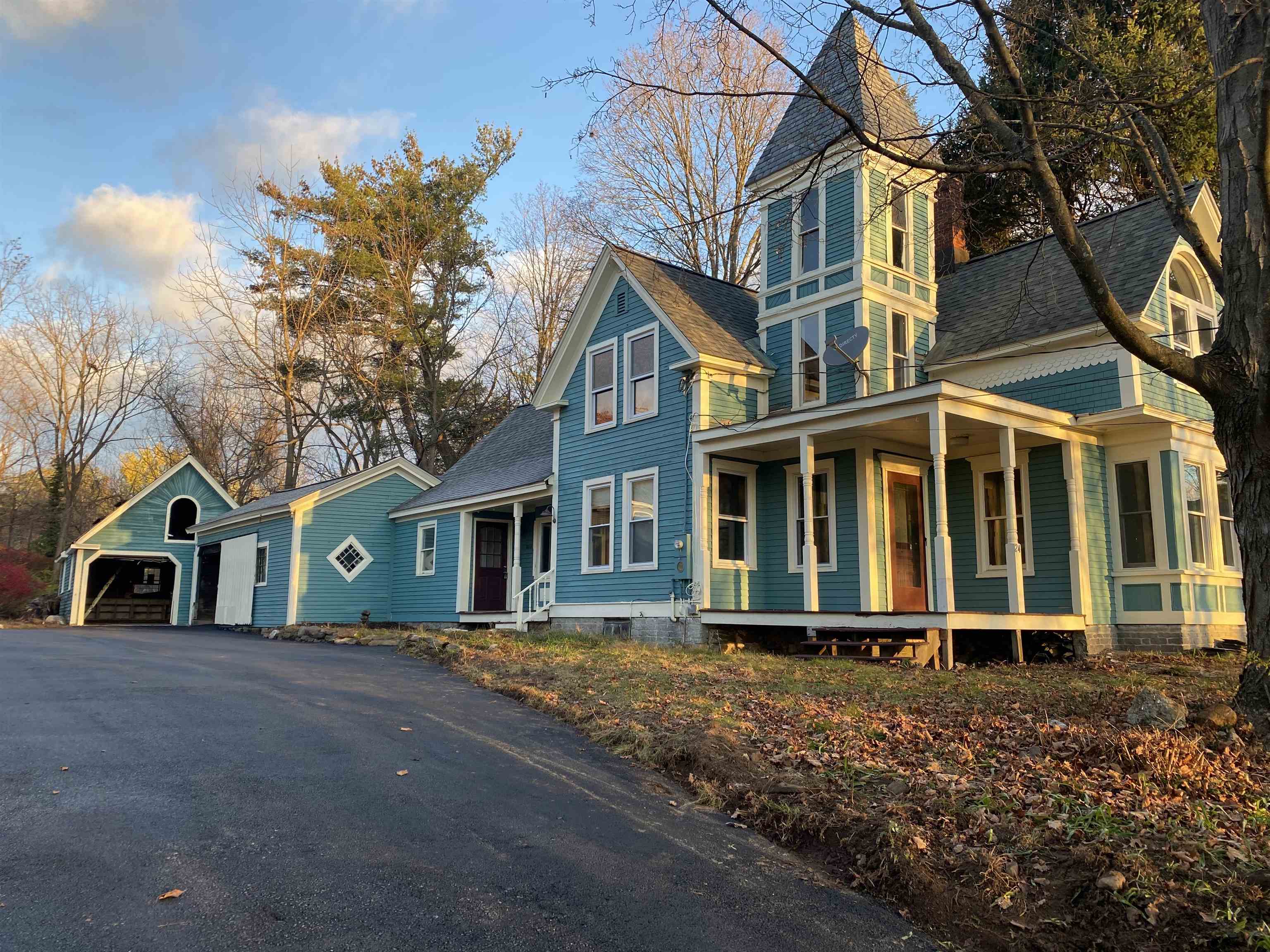 24 Lenox Road Derry, NH 03038 - Photo 2 of 40