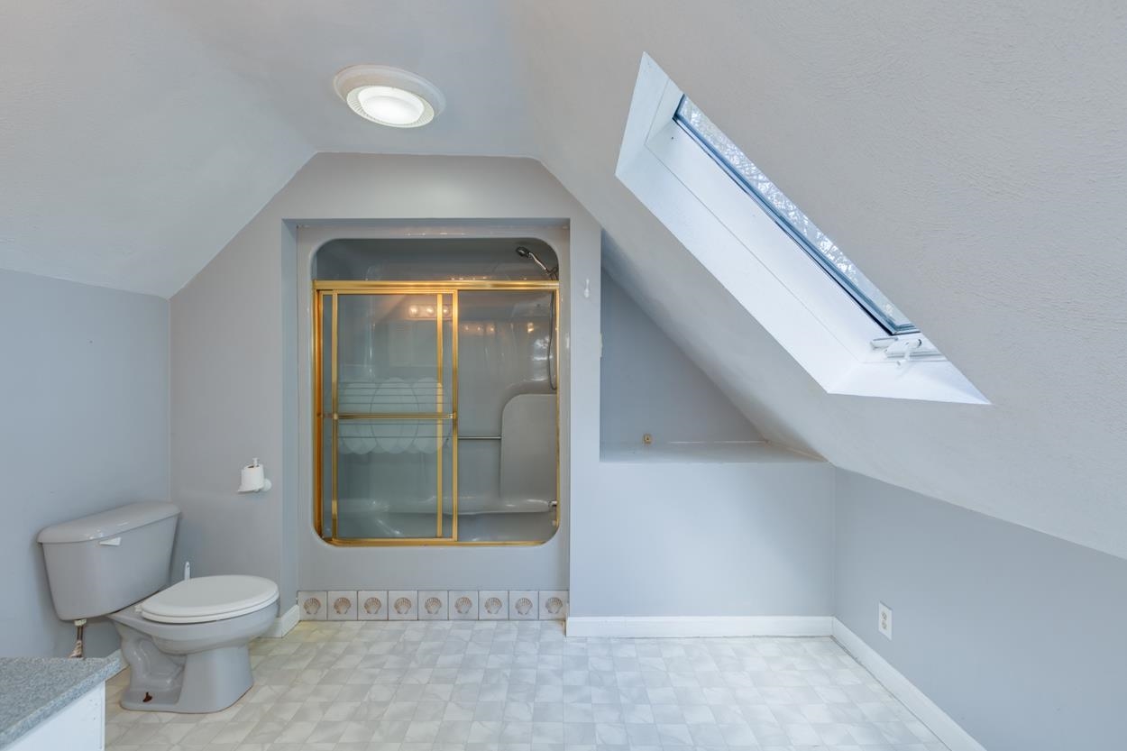 24 Lenox Road Derry, NH 03038 - Photo 32 of 40