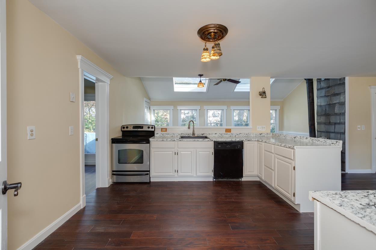 24 Lenox Road Derry, NH 03038 - Photo 39 of 40