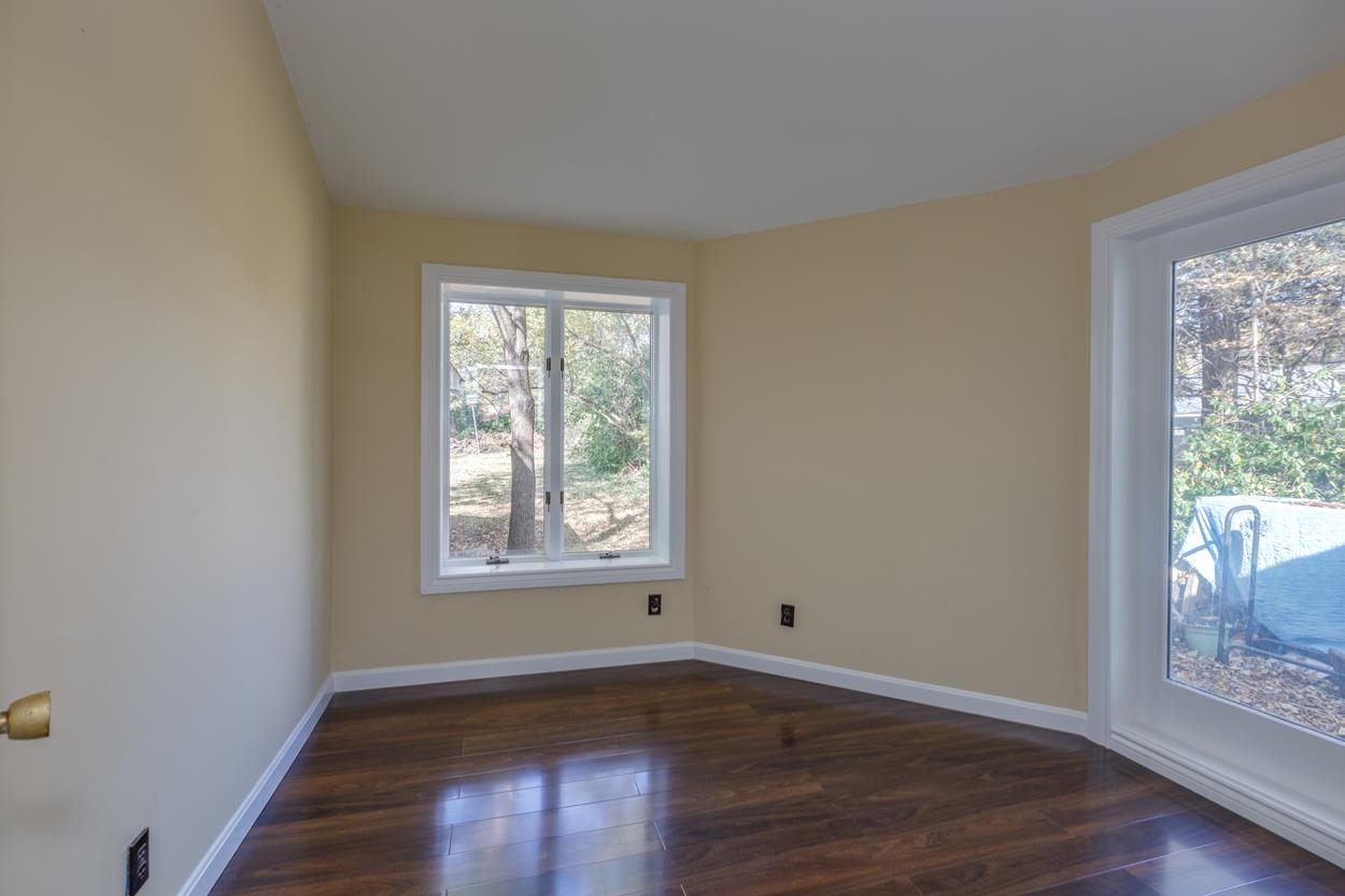 24 Lenox Road Derry, NH 03038 - Photo 5 of 40