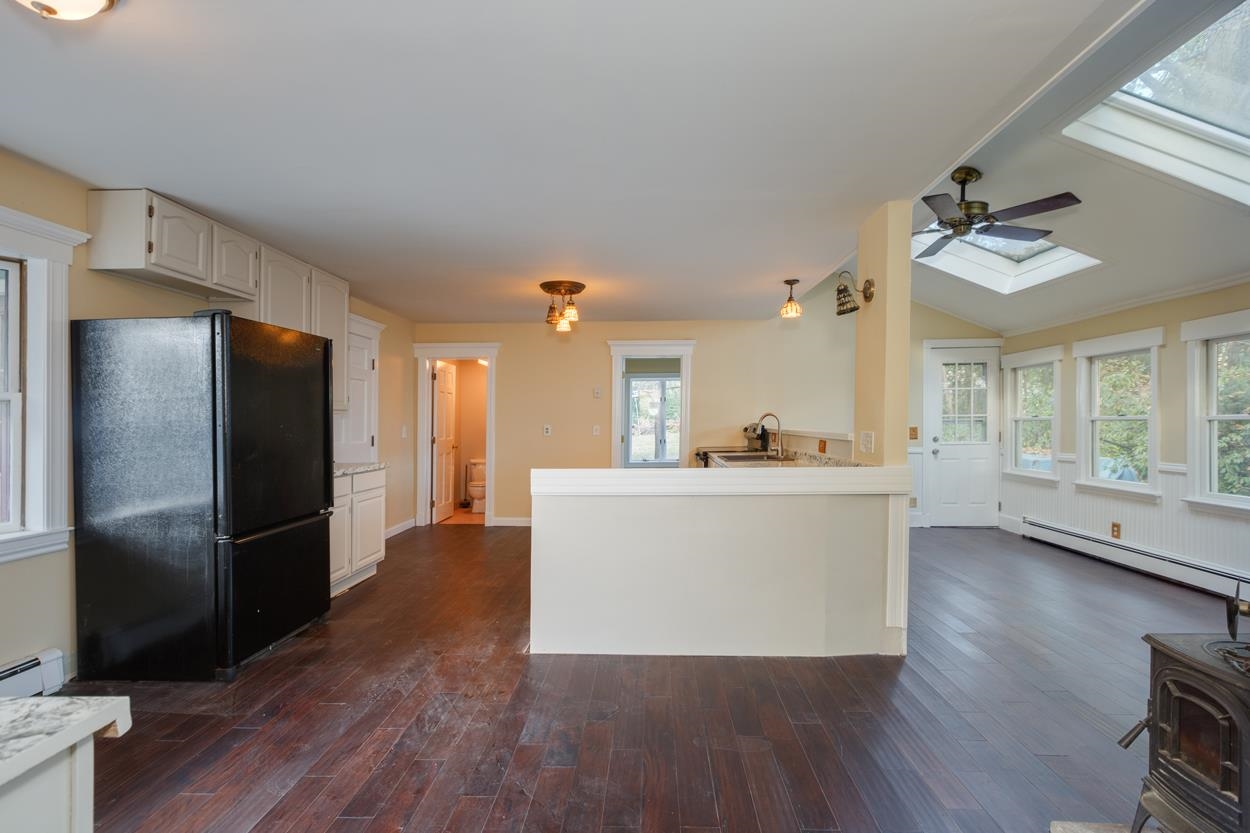 24 Lenox Road Derry, NH 03038 - Photo 9 of 40