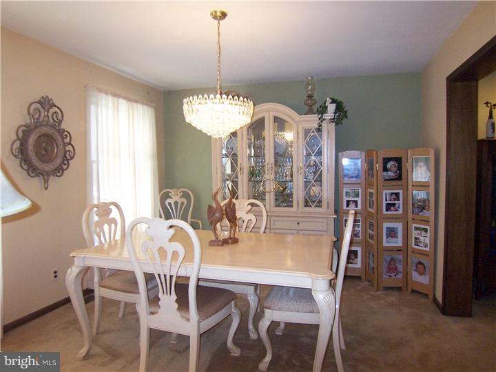 46 Ridgeview Avenue Berlin, NJ 08009 - Photo 6 of 18 Dining Room