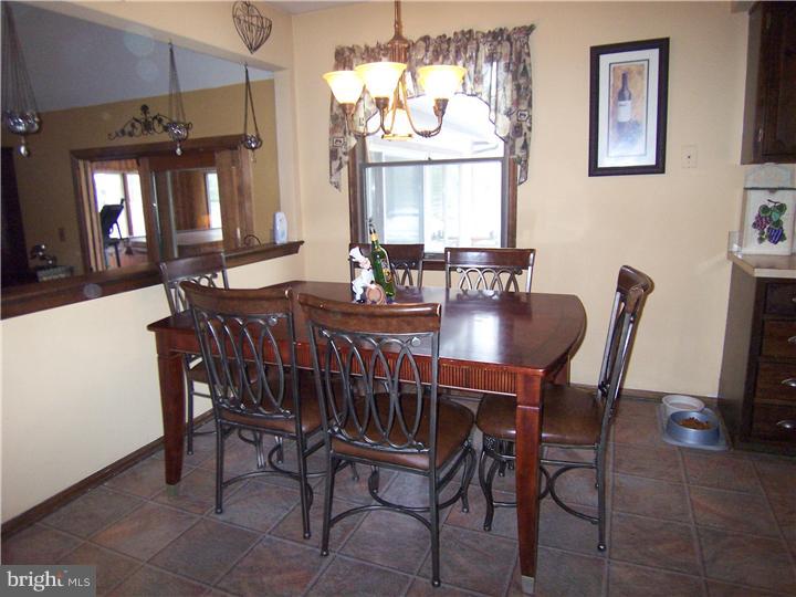 46 Ridgeview Avenue Berlin, NJ 08009 - Photo 8 of 18 Kitchen