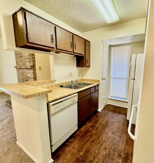 9229 Imogene Street, Unit 9229 Houston, TX 77036 - Photo 8 of 24 a utility room with washer and dryer