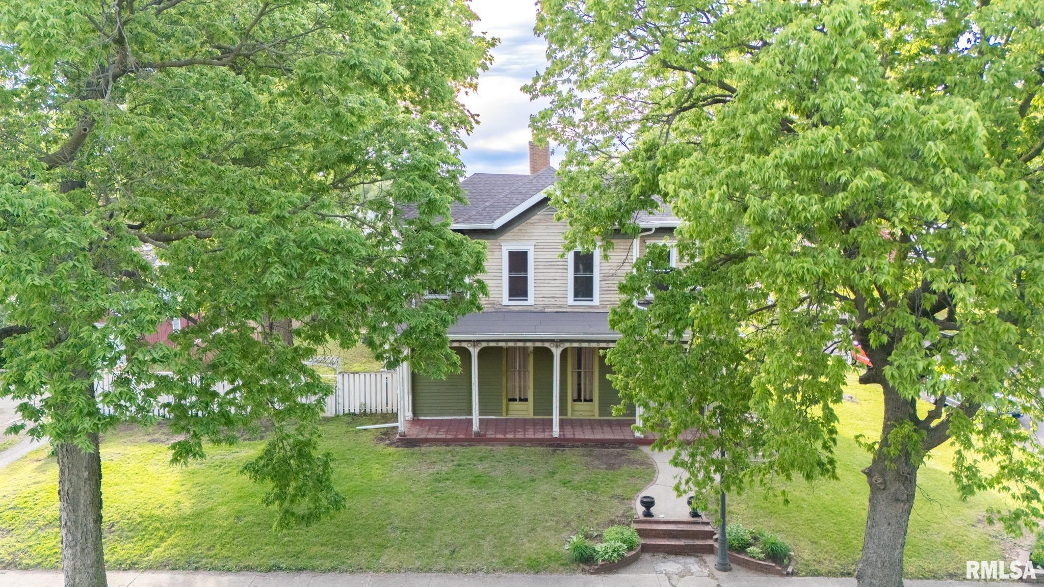 715 North 4th Street Pekin, IL 61554 - Photo 2 of 13