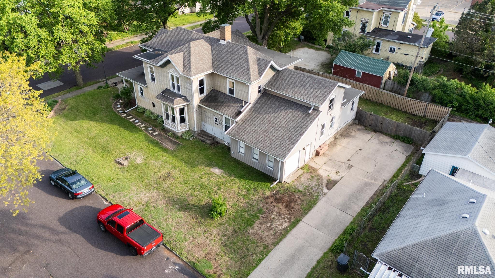 715 North 4th Street Pekin, IL 61554 - Photo 3 of 13