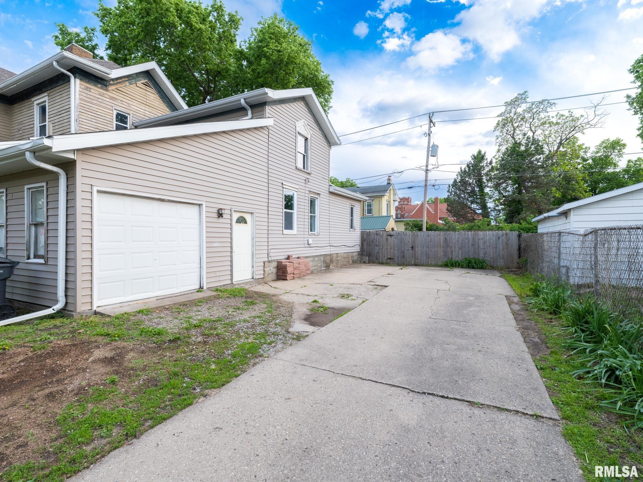 715 North 4th Street Pekin, IL 61554 - Photo 5 of 13