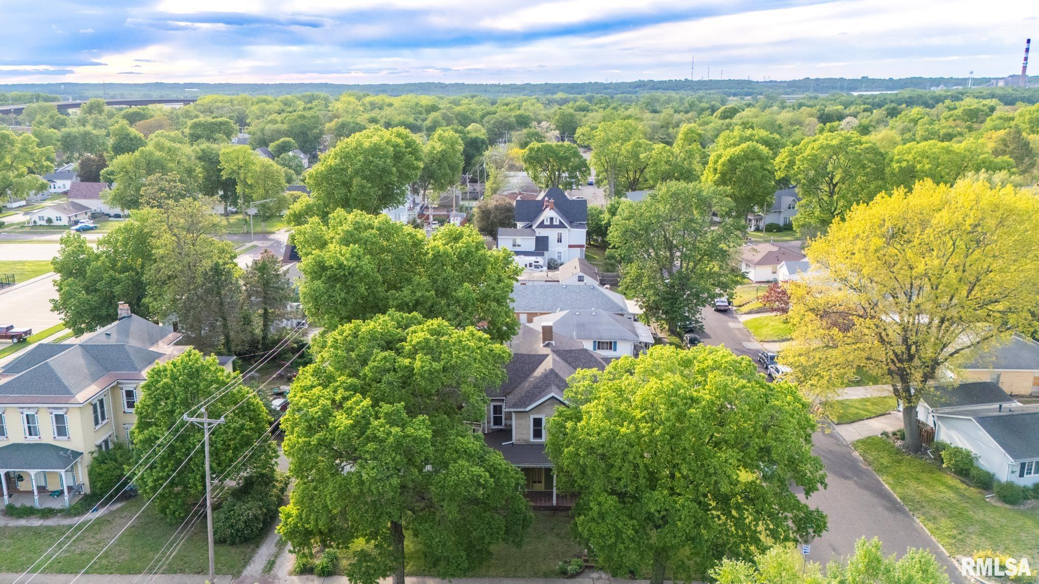 715 North 4th Street Pekin, IL 61554 - Photo 9 of 13