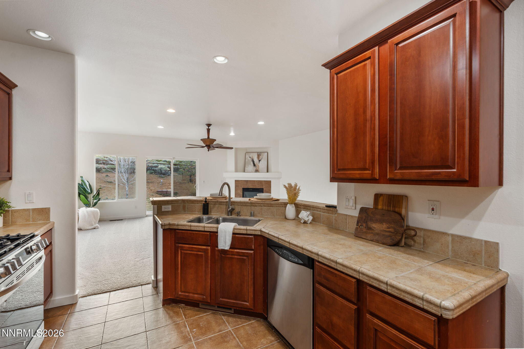 7593 Gold Drive Reno, NV 89506 - Photo 16 of 40 19-web-or-mls-DSC05676