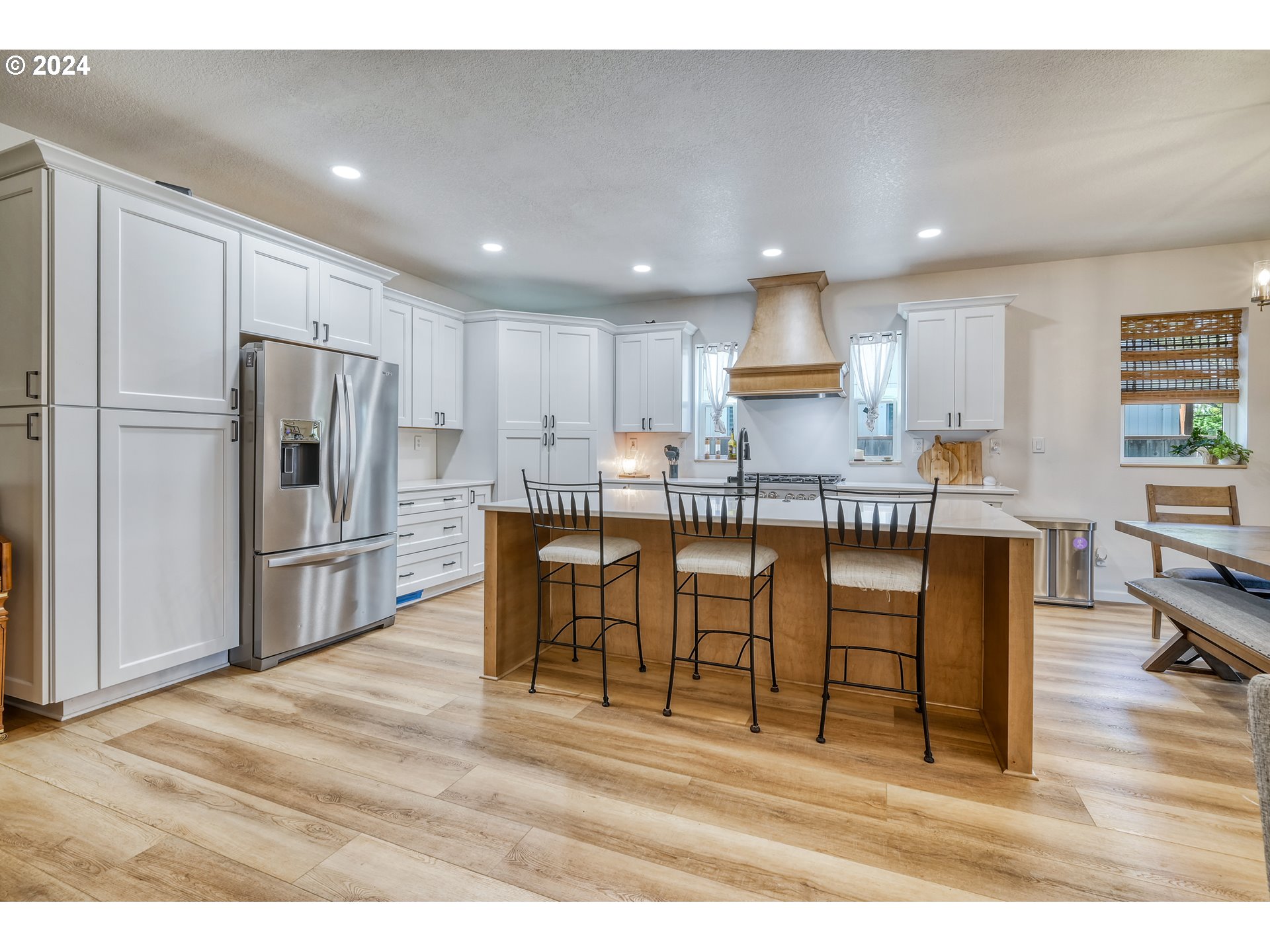 1601 Adelman Loop Eugene, OR 97402 - Photo 11 of 38 Gallery Image 11