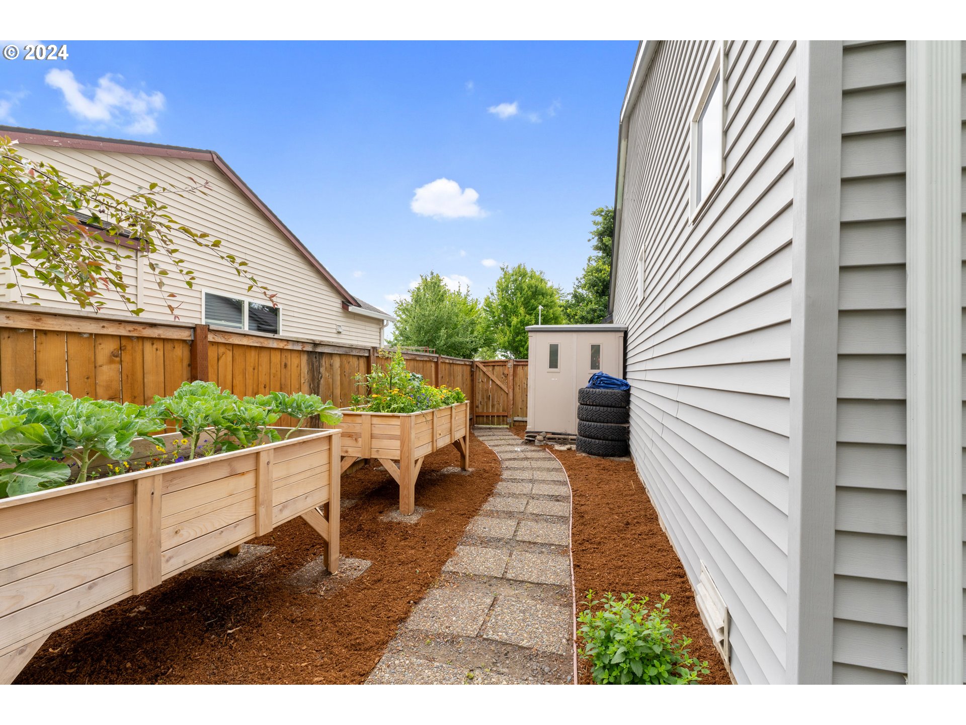 1601 Adelman Loop Eugene, OR 97402 - Photo 38 of 38 Gallery Image 38