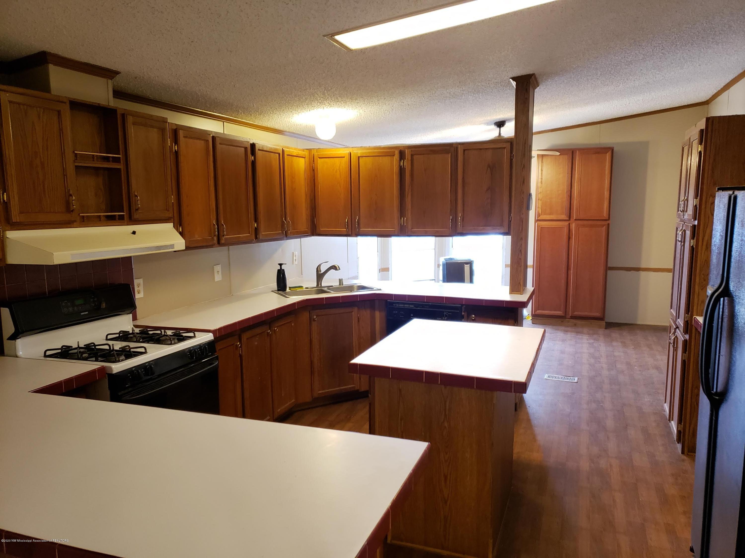 75 Oak Road Byhalia, MS 38611 - Photo 14 of 32 20200122_115511