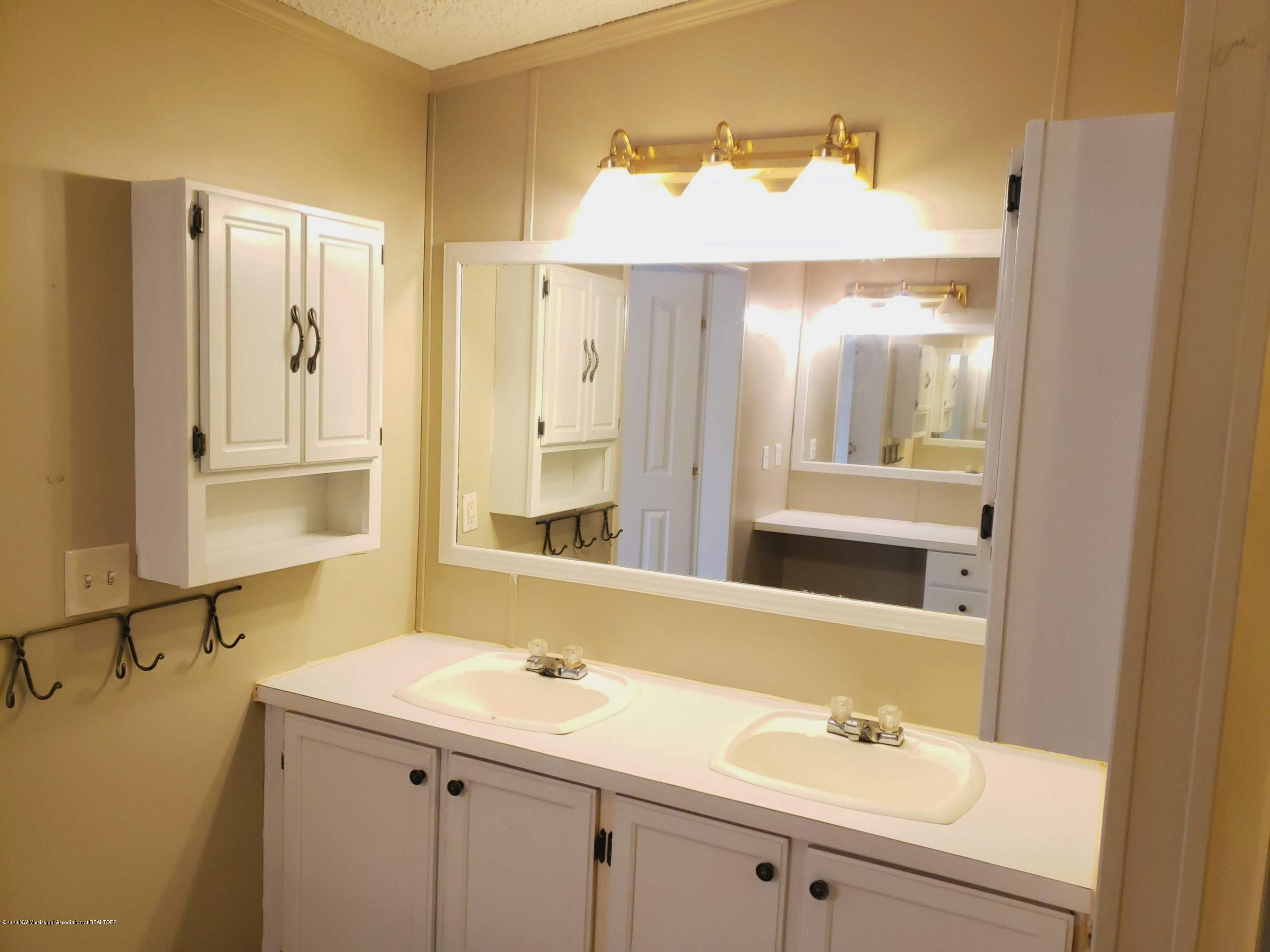 75 Oak Road Byhalia, MS 38611 - Photo 24 of 32 20200122_114934