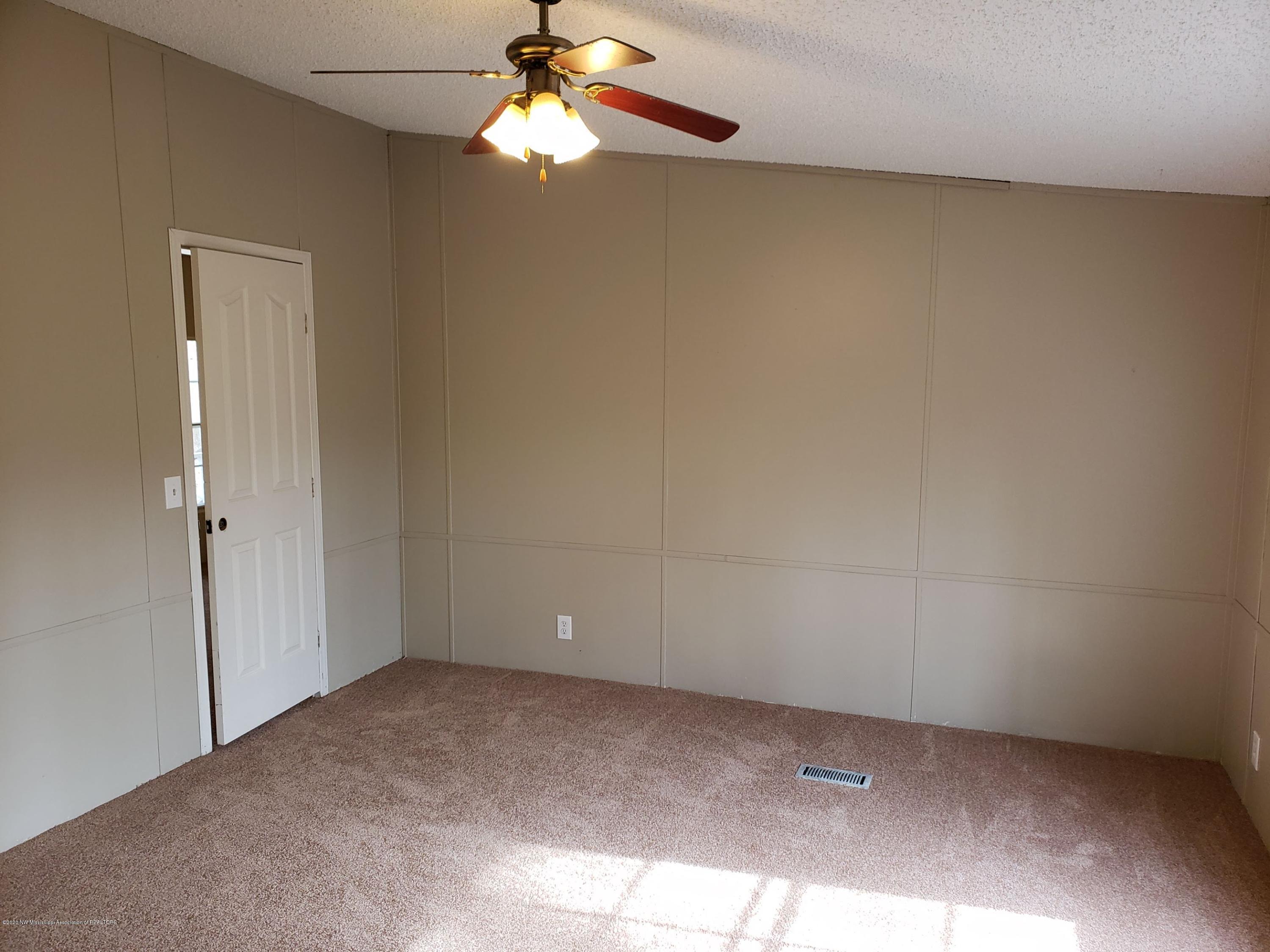 75 Oak Road Byhalia, MS 38611 - Photo 25 of 32 20200122_115338