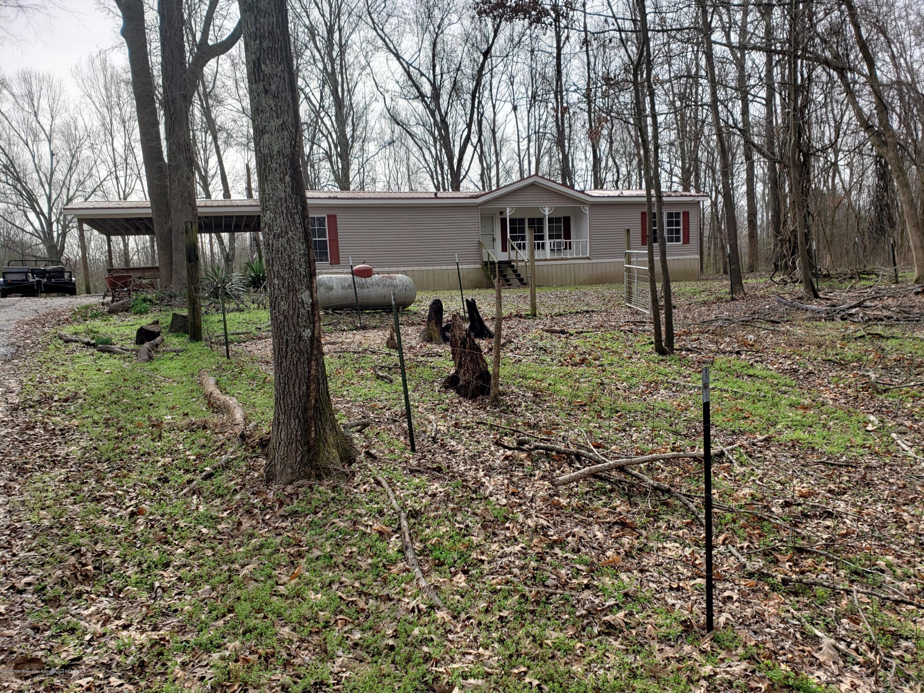 75 Oak Road Byhalia, MS 38611 - Photo 3 of 32 20200122_120456