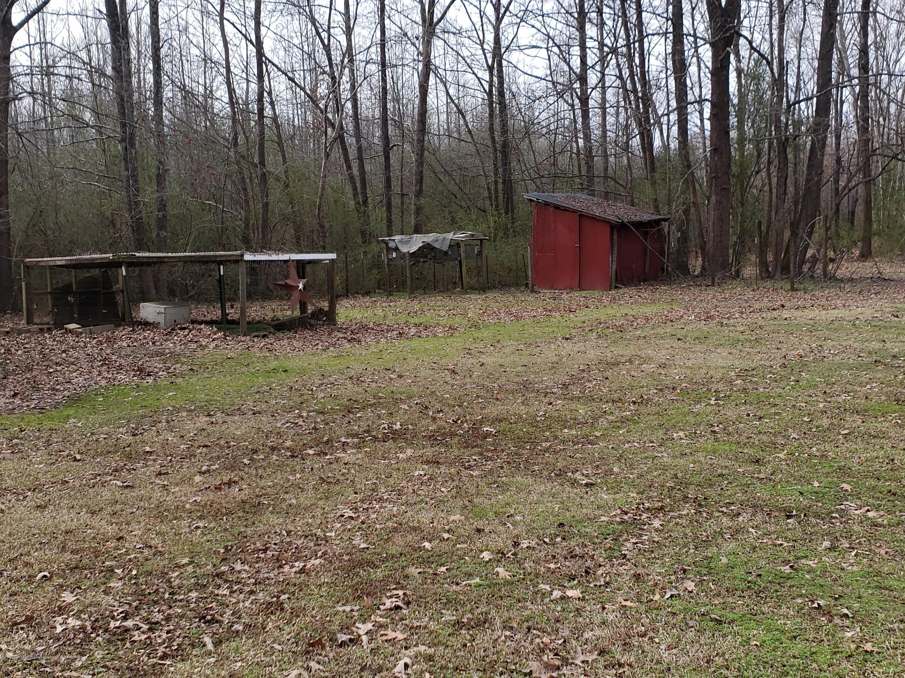 75 Oak Road Byhalia, MS 38611 - Photo 8 of 32 20200122_115930