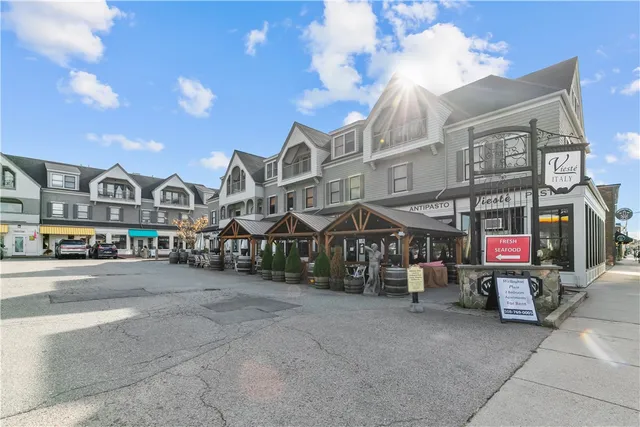 $2,600 | 580 Thames Street, Unit B2, Newport, RI 02840