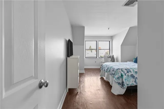 $2,600 | 580 Thames Street, Unit B2, Newport, RI 02840