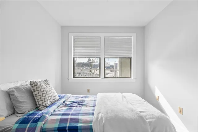 $2,600 | 580 Thames Street, Unit B2, Newport, RI 02840