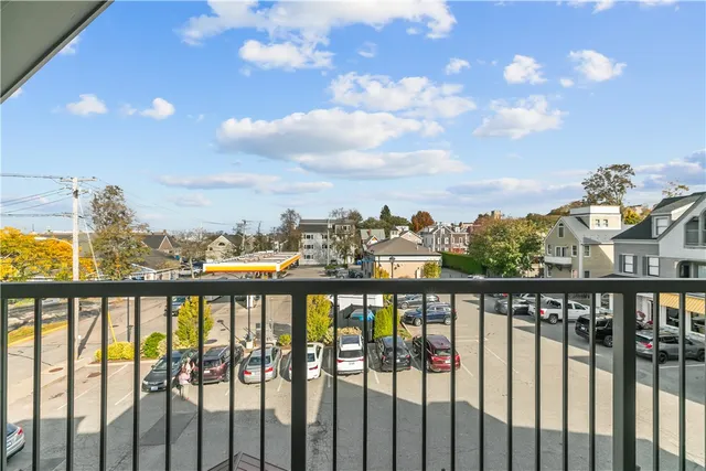 $2,600 | 580 Thames Street, Unit B2, Newport, RI 02840