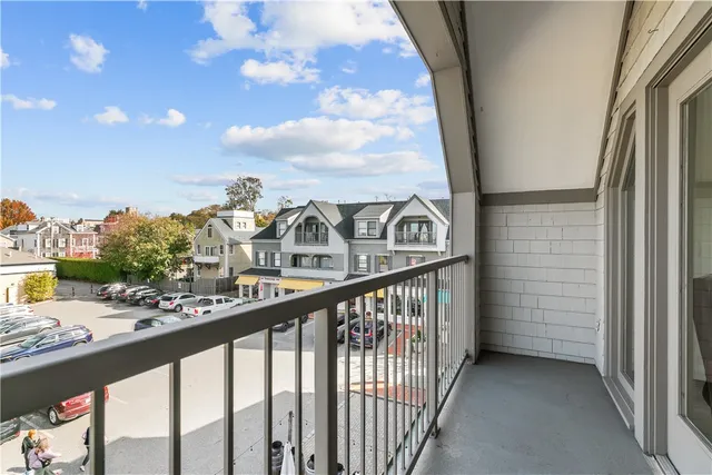 $2,600 | 580 Thames Street, Unit B2, Newport, RI 02840