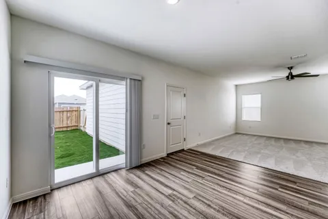 $2,250 | 124 Mullen Way, Taylor, TX 76574