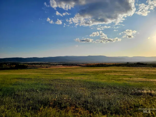 $550,000 | 95 Council Id 83612, Council, ID 83612