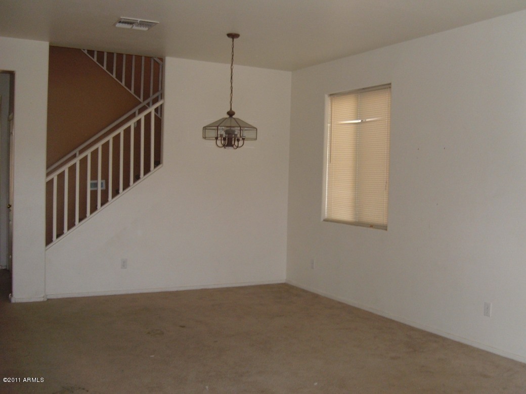 6914 West Maldonado Road Laveen, AZ 85339 - Photo 4 of 16 DINING