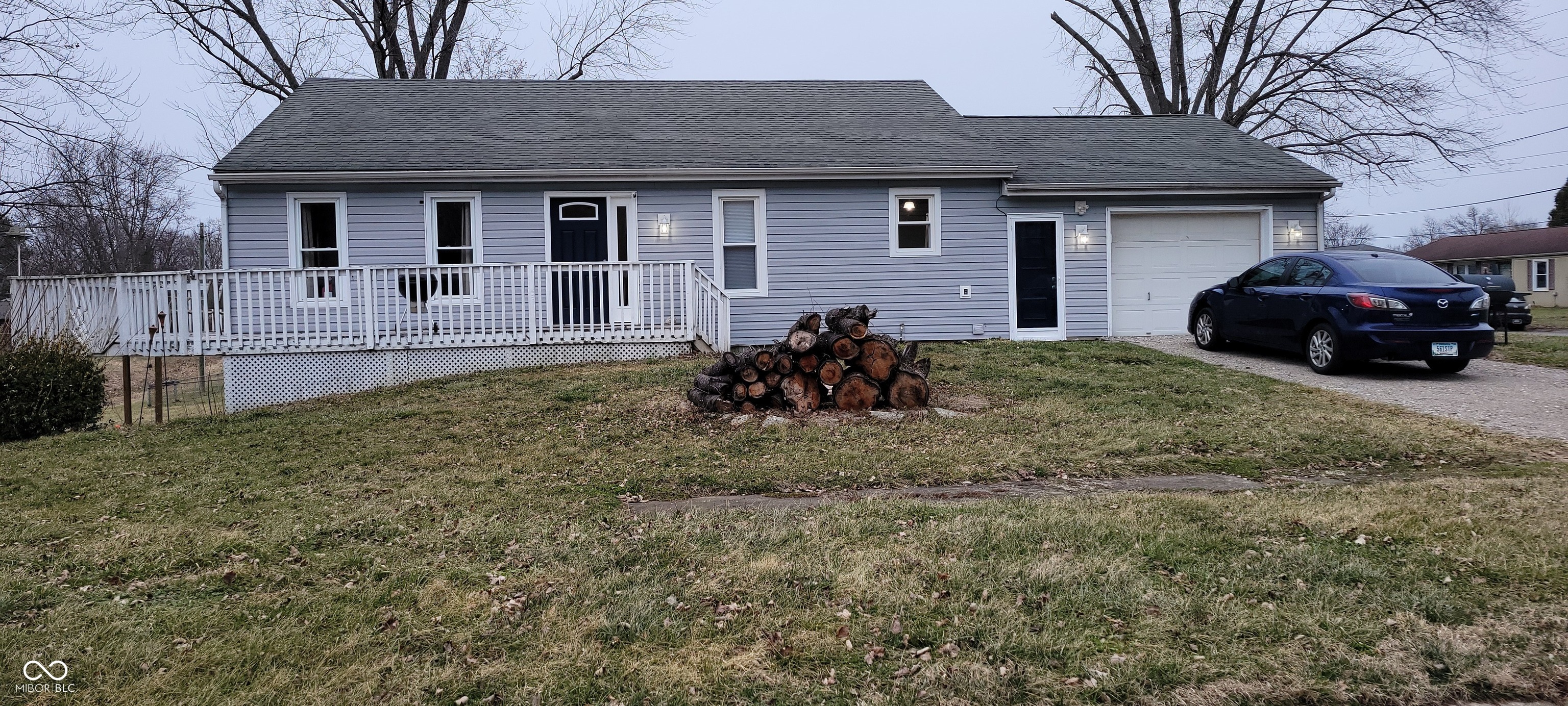 4940 Regency Drive Columbus, IN 47203 - Photo 2 of 45