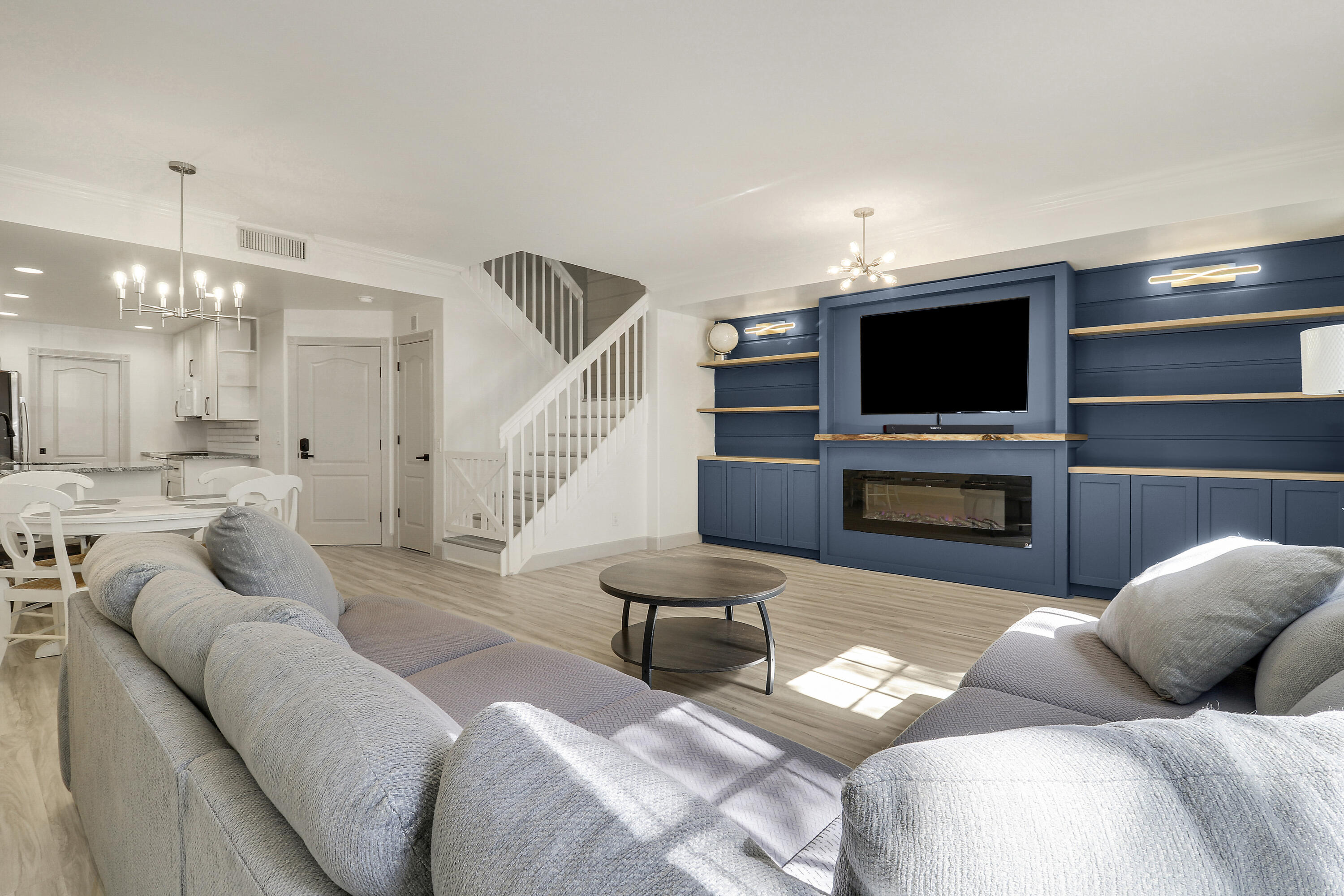 112 Wentworth Court Jupiter, FL 33458 - Photo 12 of 35 Living Room