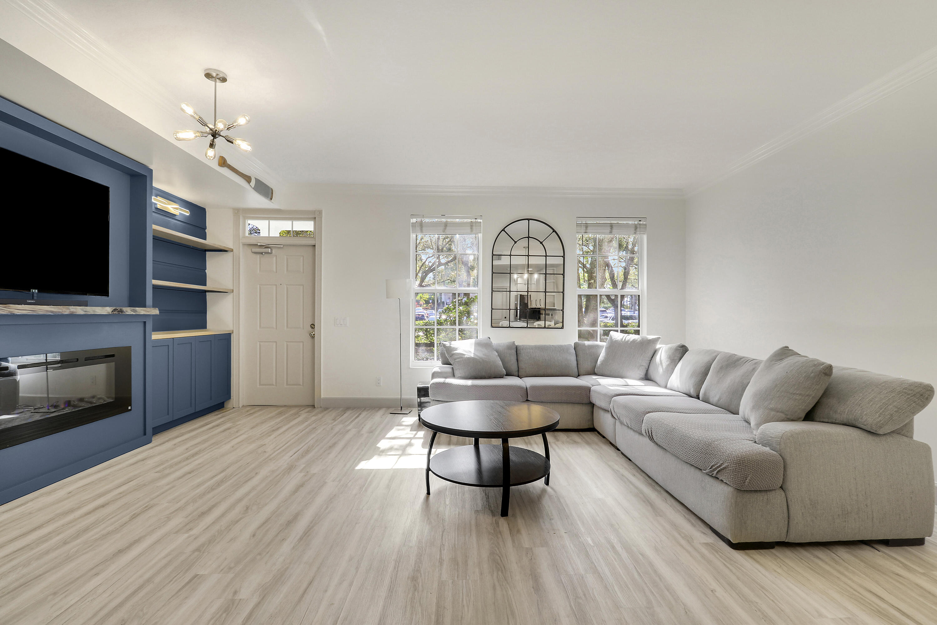 112 Wentworth Court Jupiter, FL 33458 - Photo 13 of 35 Living Room