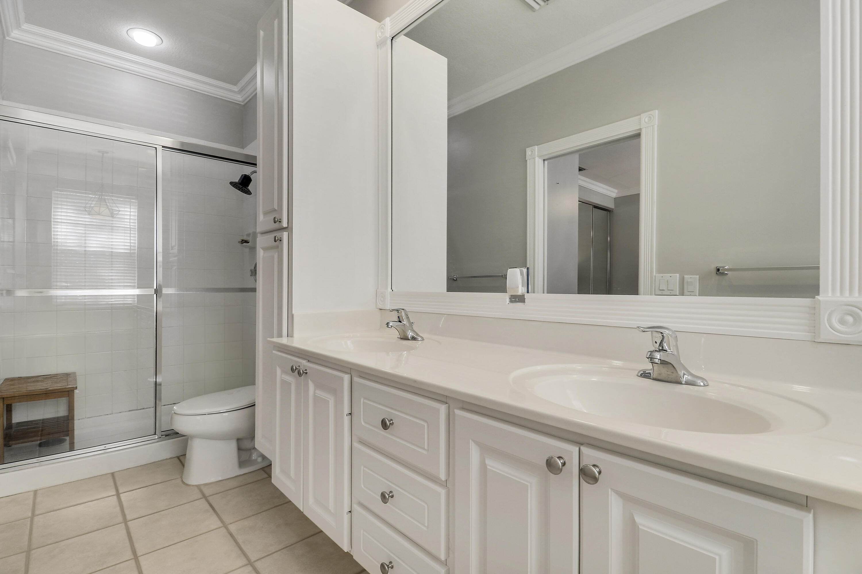 112 Wentworth Court Jupiter, FL 33458 - Photo 19 of 35 Primary Bathroom