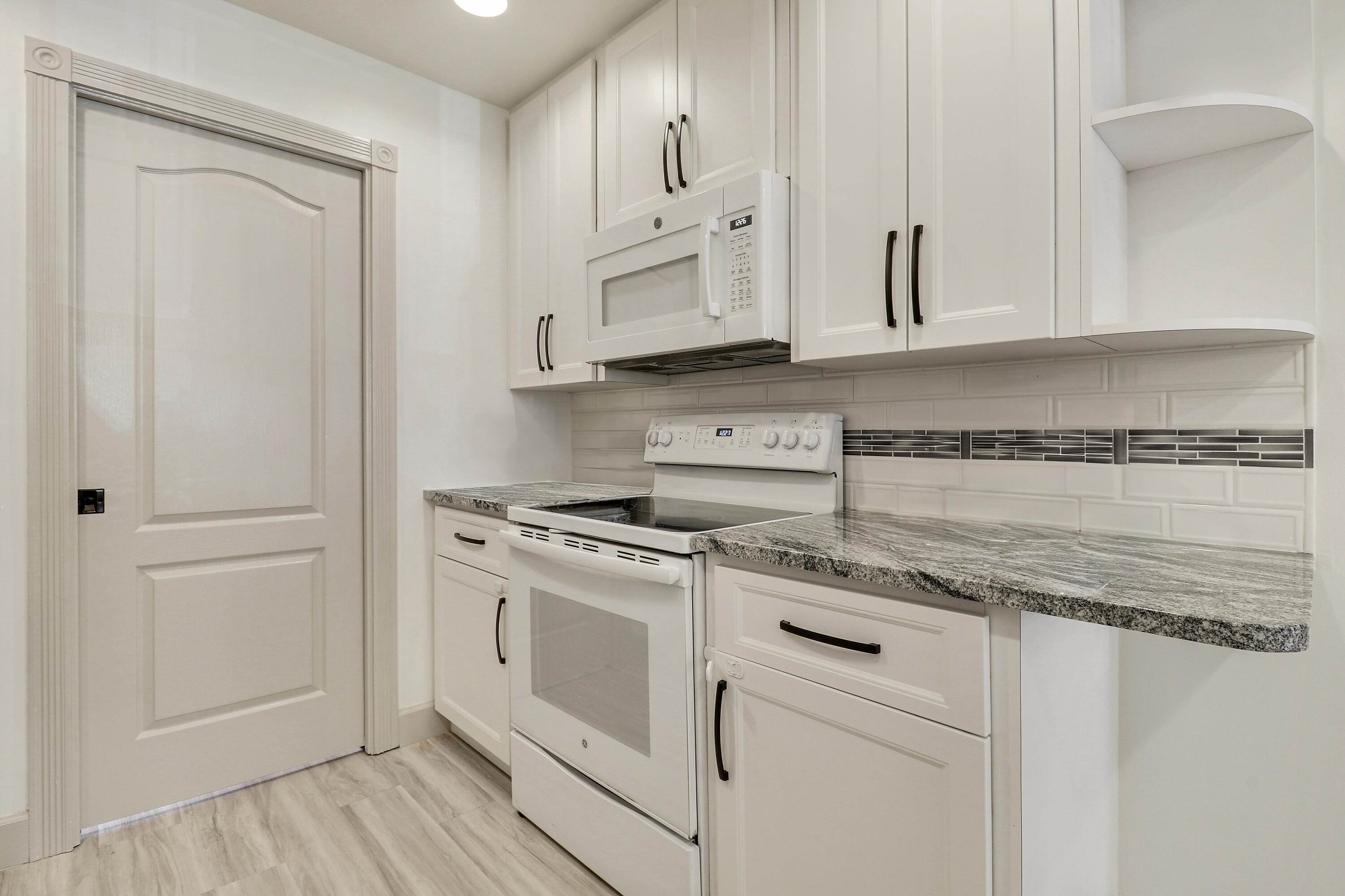 112 Wentworth Court Jupiter, FL 33458 - Photo 4 of 35 10