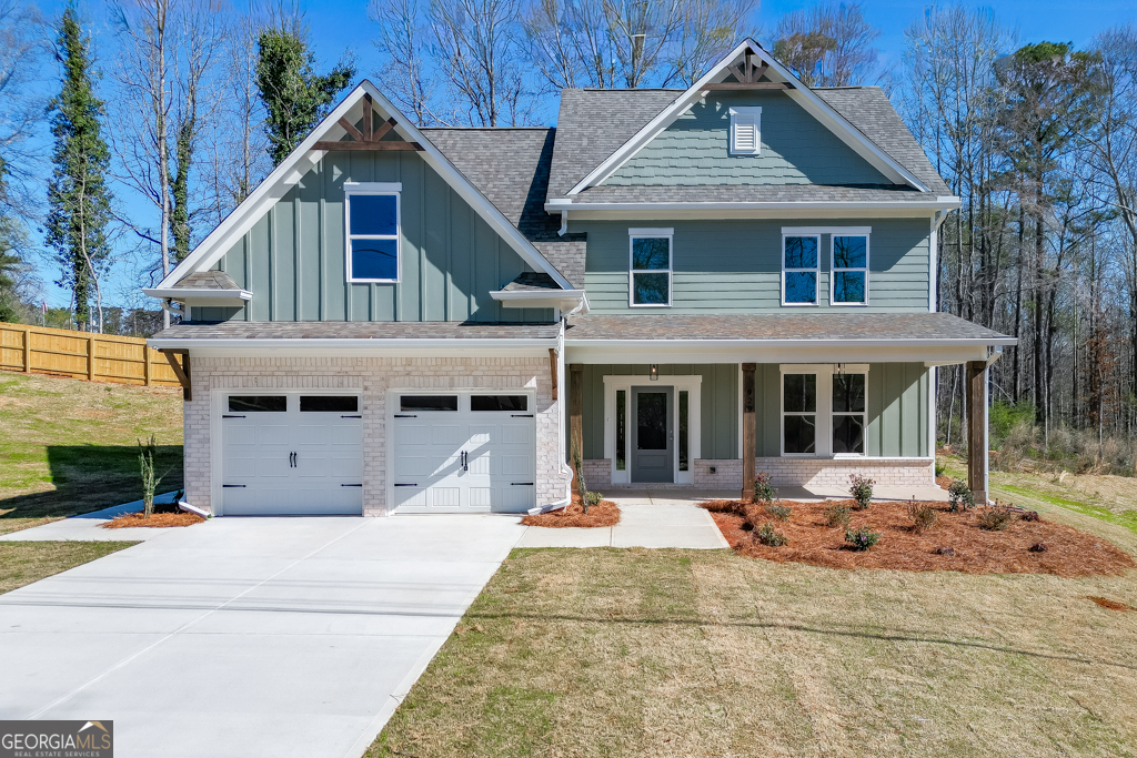 929 Lakeview Drive Commerce, GA 30529 - Photo 1 of 44 a front view of a house with sitting area