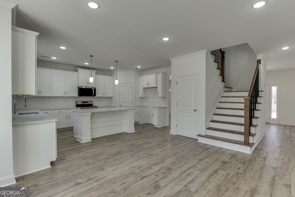 929 Lakeview Drive Commerce, GA 30529 - Photo 15 of 44 a view of kitchen with wooden floor and electronic appliances